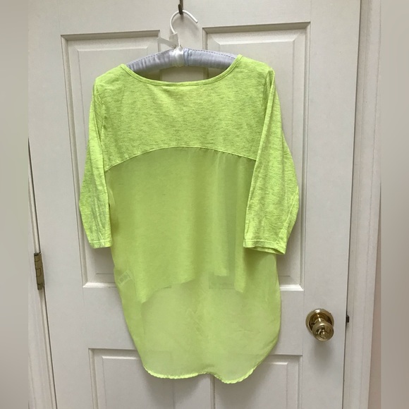 Sheer Back Summer Top Size: Large - Picture 2 of 6